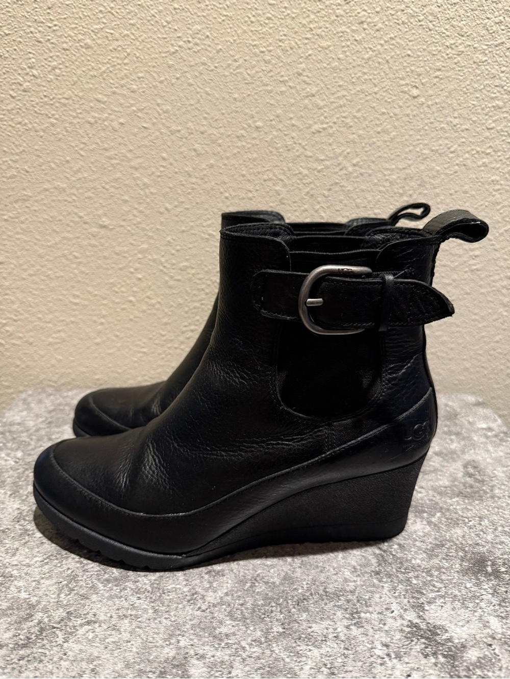 UGG Arleta Women’s Black Waterproof Leather Wedge Boot Size 8.5
